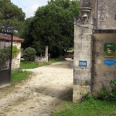 Gite Du Chateau De Pernan Avy Exterior photo