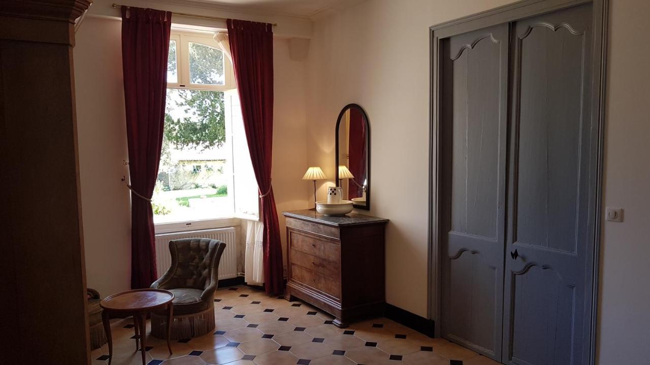 Gite Du Chateau De Pernan Avy Exterior photo