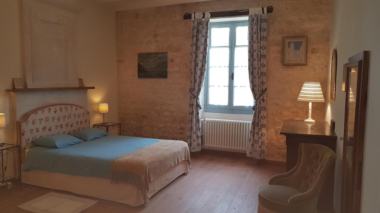 Gite Du Chateau De Pernan Avy Exterior photo